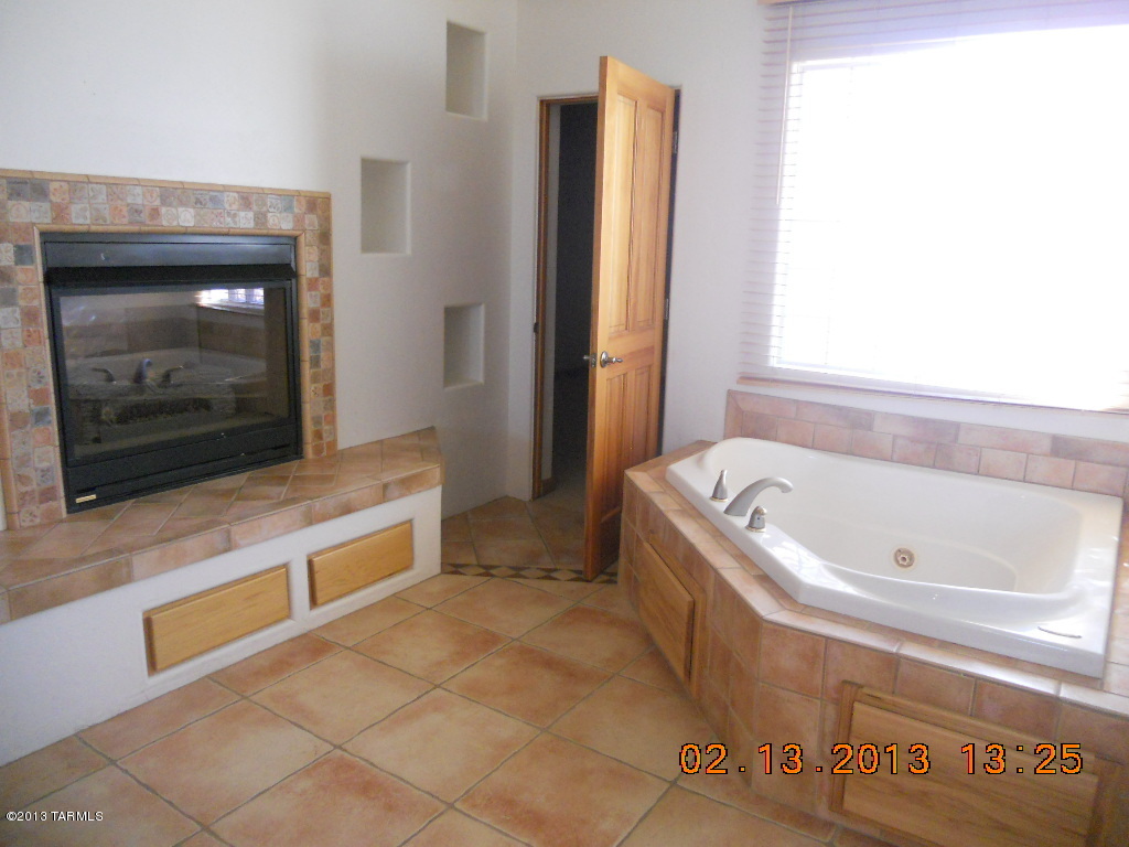 10100 East Kleindale Road Tucson, AZ 85749 - Photo 11 of 14 Gallery Image 11