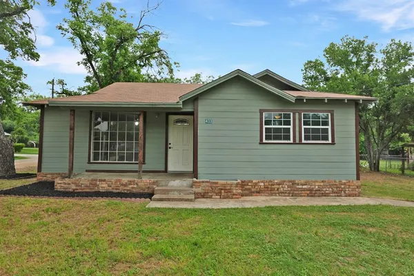 $139,000 | 433 West Hampton Avenue, De Leon, TX 76444