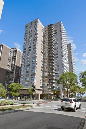 $135,000 | 6301 North Sheridan Road, Unit 3A, Chicago, IL 60660