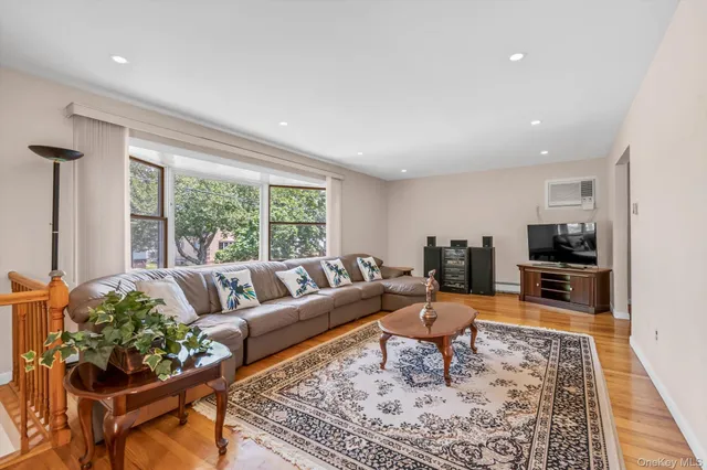 $1,199,000 | 78-30 270th Street | Floral Park