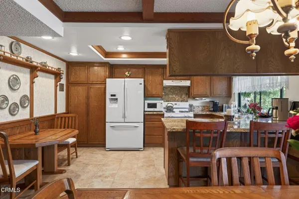 $1,049,000 | 860 Greensboro Road, Ventura, CA 93004