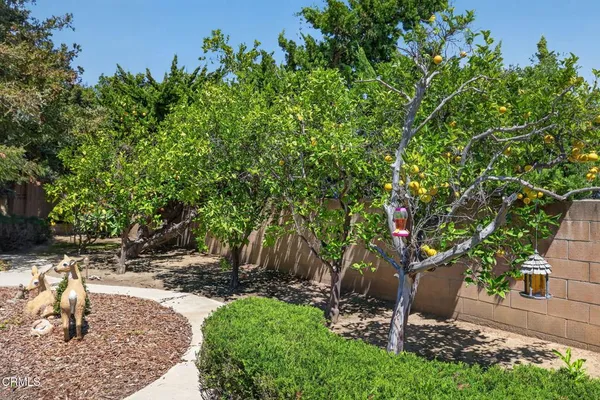 $1,049,000 | 860 Greensboro Road, Ventura, CA 93004