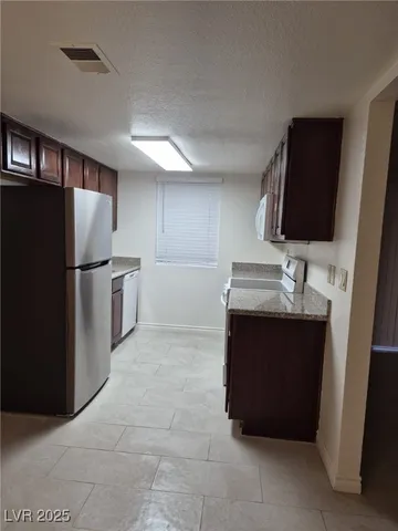 $1,025 | 4390 Sandy River Drive, Unit 9, Las Vegas, NV 89103