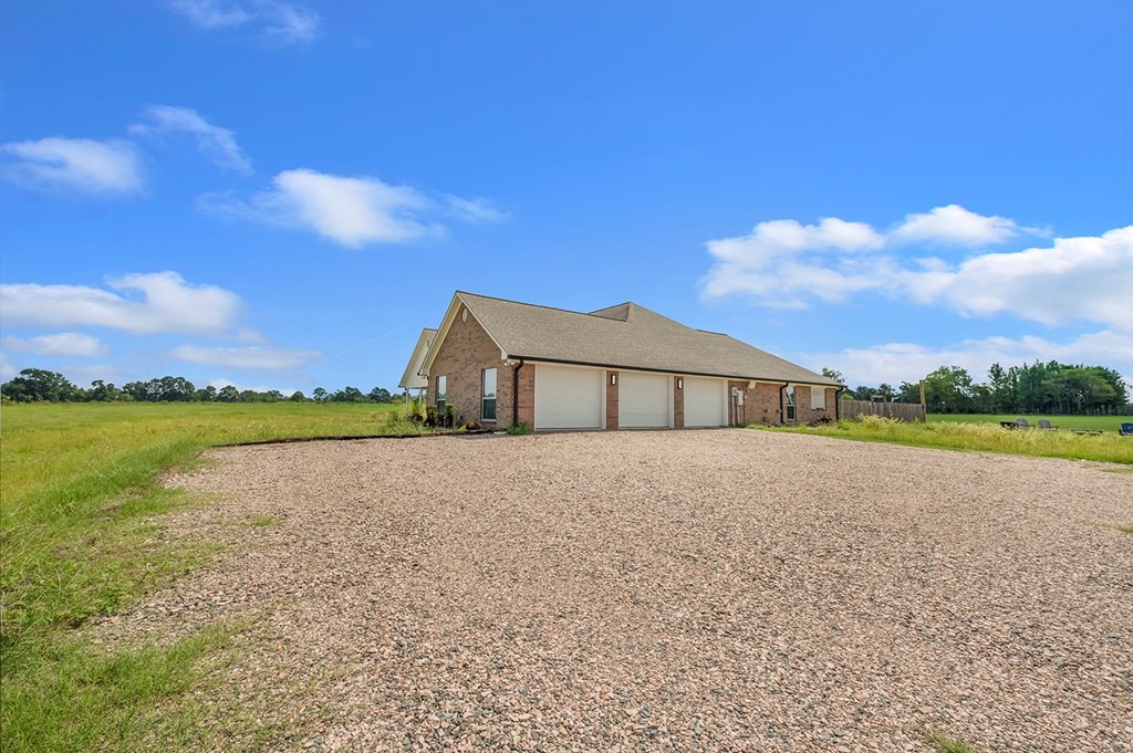 11265 Highway 7 Center, TX 75935 - Photo 4 of 41