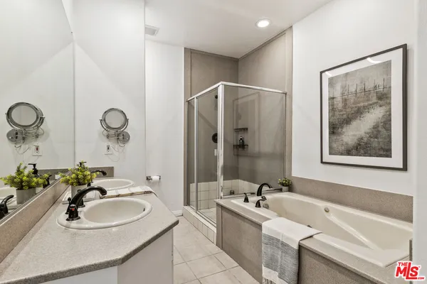 $1,200,000 | 12011 Goshen Avenue, Unit 103, Los Angeles, CA 90049
