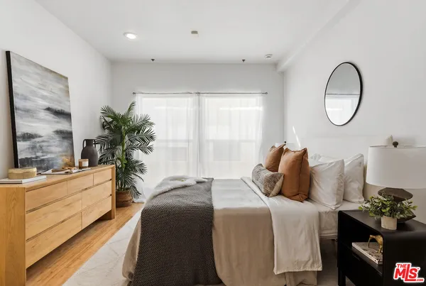$1,200,000 | 12011 Goshen Avenue, Unit 103, Los Angeles, CA 90049