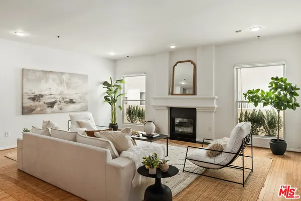 $1,200,000 | 12011 Goshen Avenue, Unit 103, Los Angeles, CA 90049