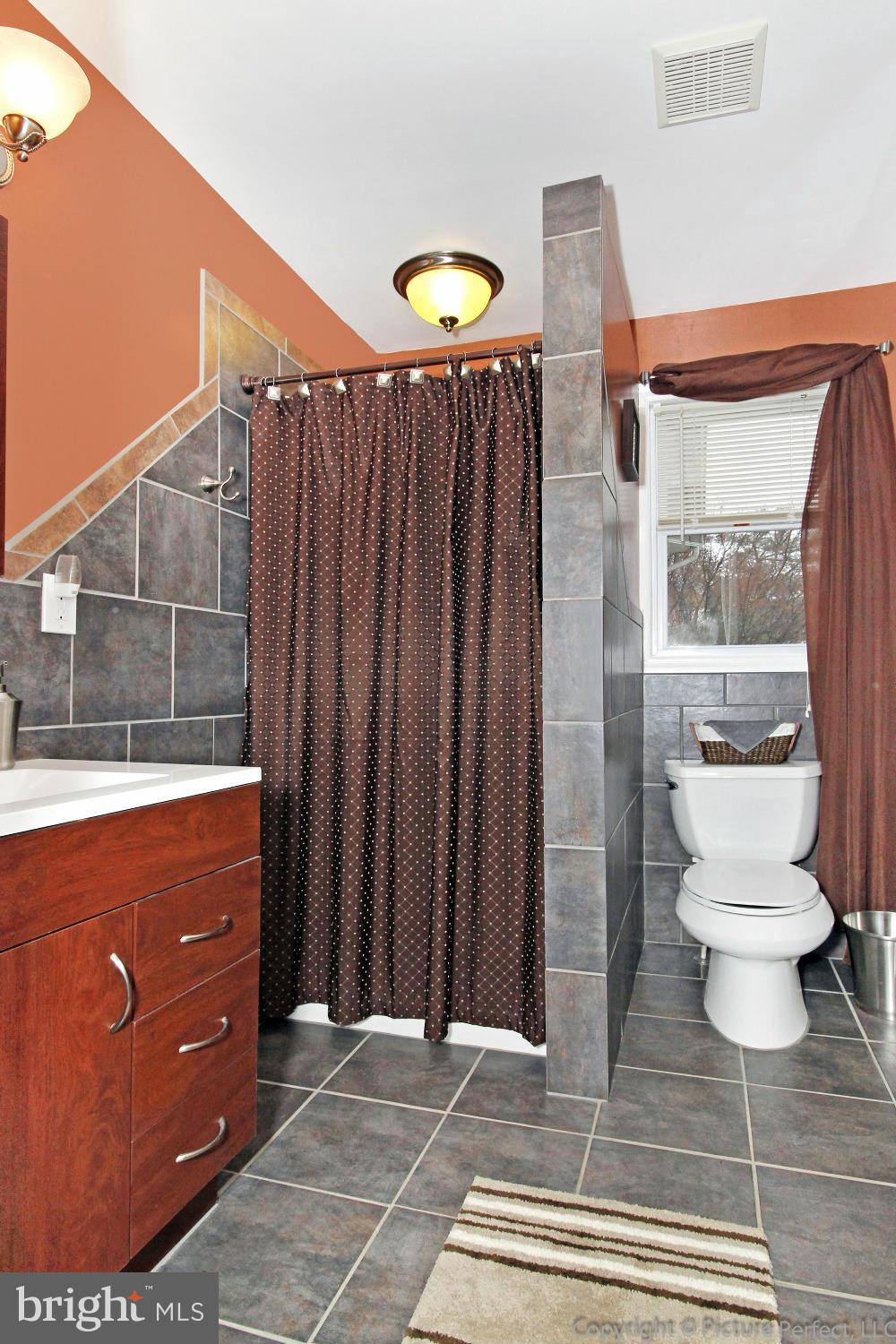 4932 Old Bartholows Road Mount Airy, MD 21771 - Photo 15 of 30 Bath