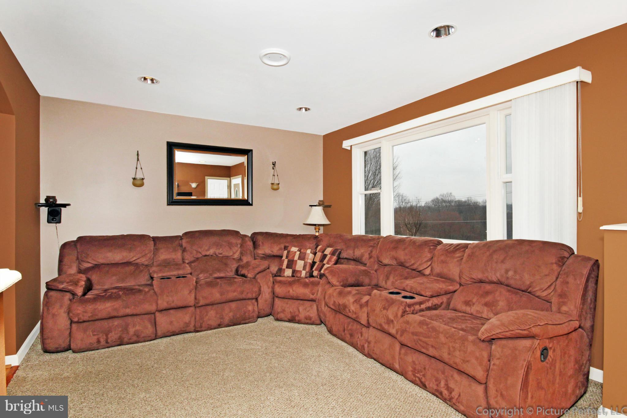 4932 Old Bartholows Road Mount Airy, MD 21771 - Photo 4 of 30 Living Room