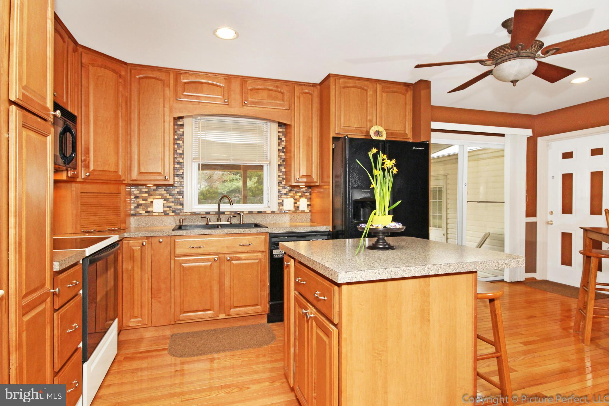 4932 Old Bartholows Road Mount Airy, MD 21771 - Photo 6 of 30 Kitchen