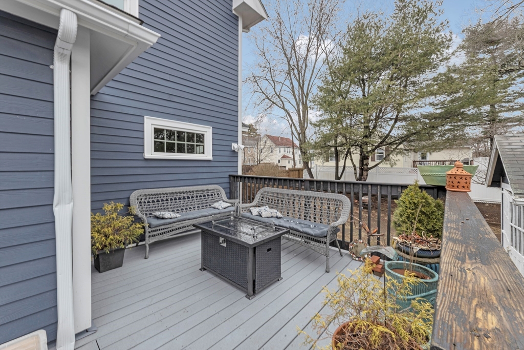 18 Hemlock Road Boston, MA 02132 - Photo 4 of 27