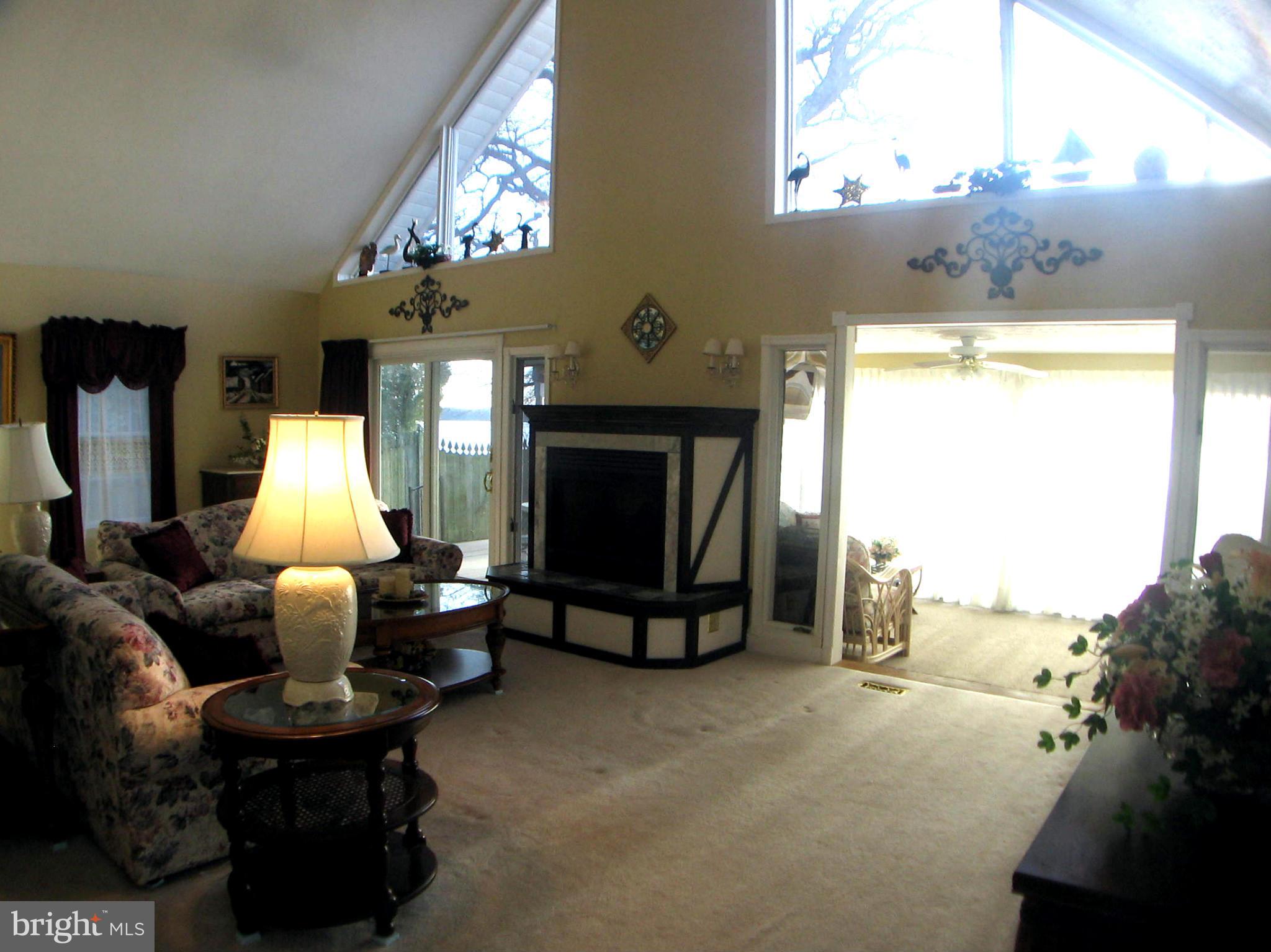 1220 East Riverside Avenue Baltimore, MD 21221 - Photo 22 of 30 Living Room