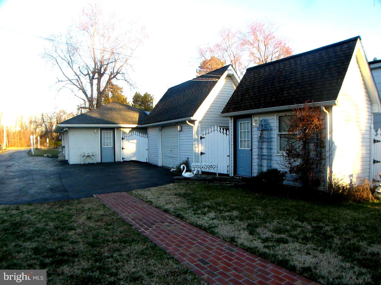 1220 East Riverside Avenue Baltimore, MD 21221 - Photo 8 of 30 2 Car Garage w/ Sheds