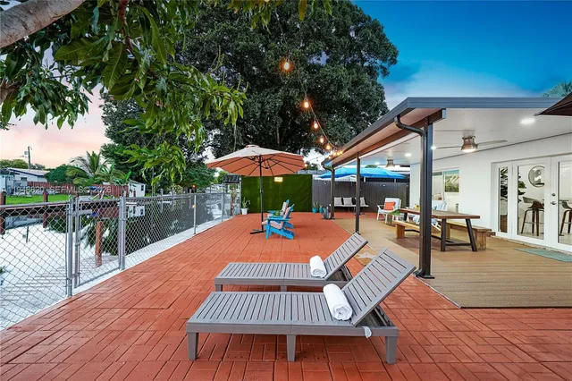 a outdoor view with a sitting space