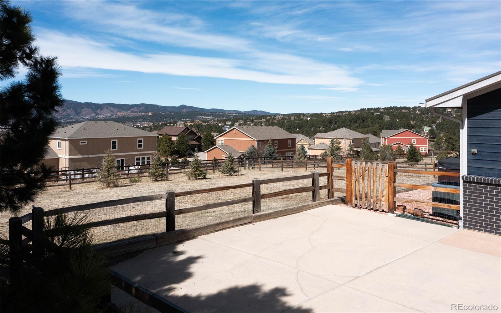 17840 New London Road Monument, CO 80132 - Photo 27 of 47 a view of a terrace with skyline