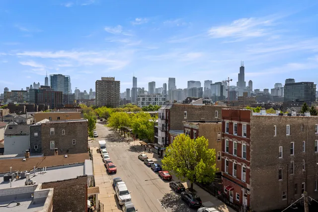 $299,000 | 1322 West Huron Street, Unit 4N, Chicago, IL 60642
