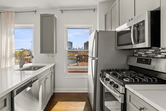 $299,000 | 1322 West Huron Street, Unit 4N, Chicago, IL 60642