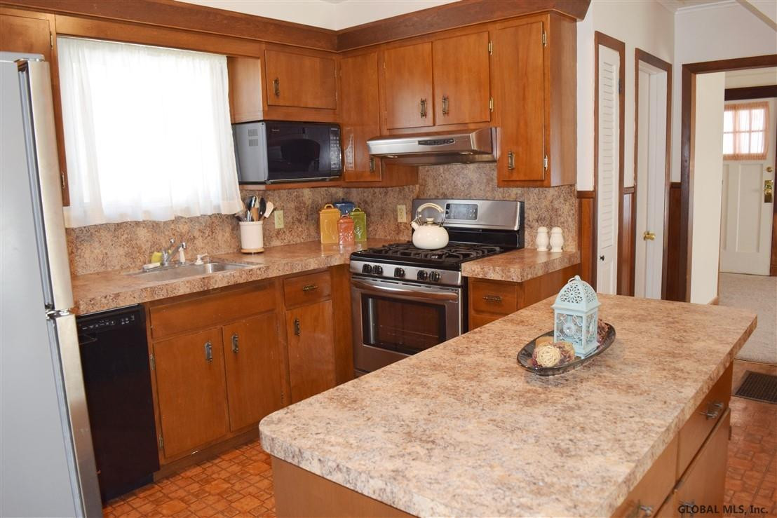 222 Old Loudon Road Latham, NY 12110 - Photo 20 of 41 Photo 20