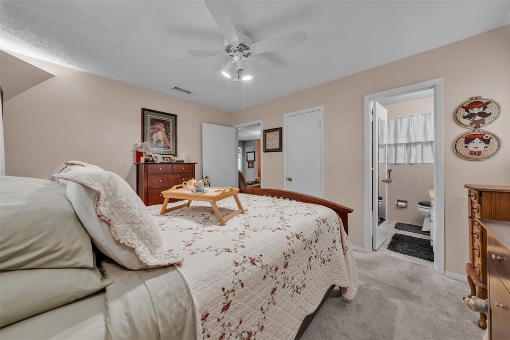 19 Page Street Hurst, TX 76053 - Photo 23 of 39