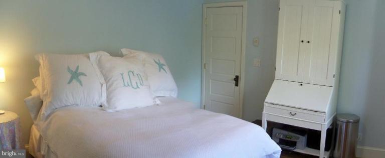 910 Ridgewood Street Annapolis, MD 21401 - Photo 14 of 29 Master Bedroom