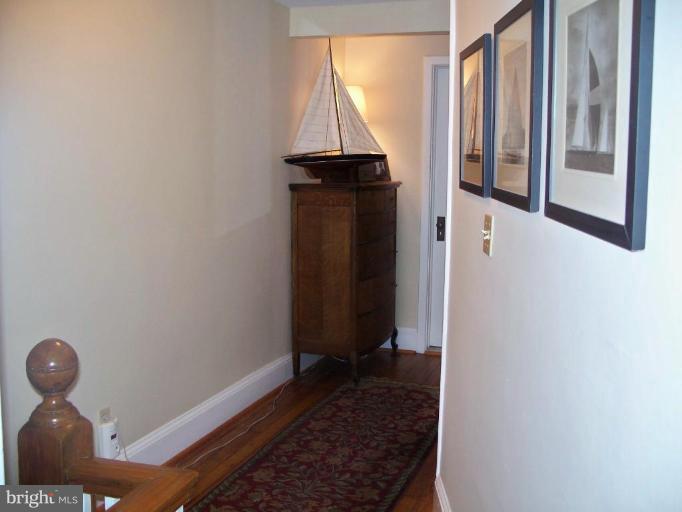 910 Ridgewood Street Annapolis, MD 21401 - Photo 17 of 29 Hallway
