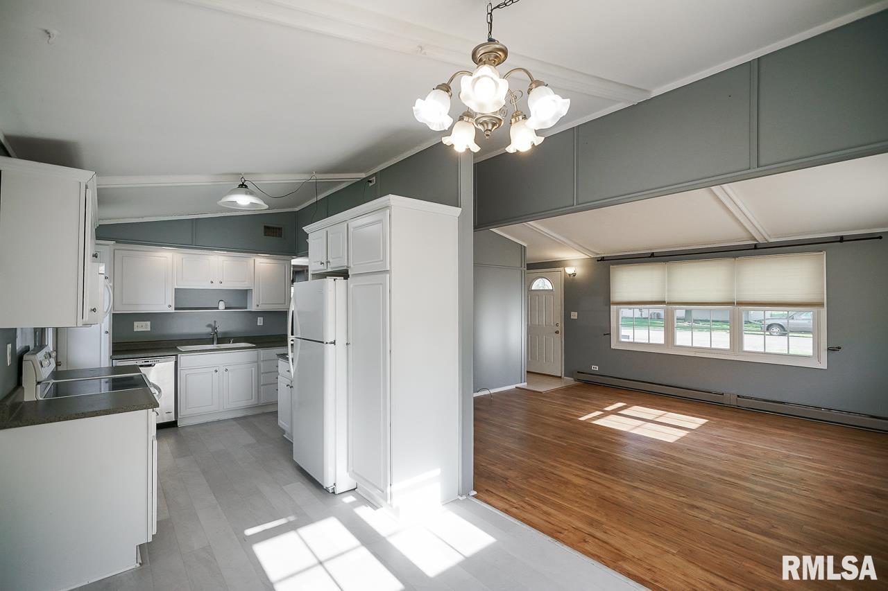5327 West Cisna Road Peoria, IL 61607 - Photo 11 of 62 Gallery Image 11