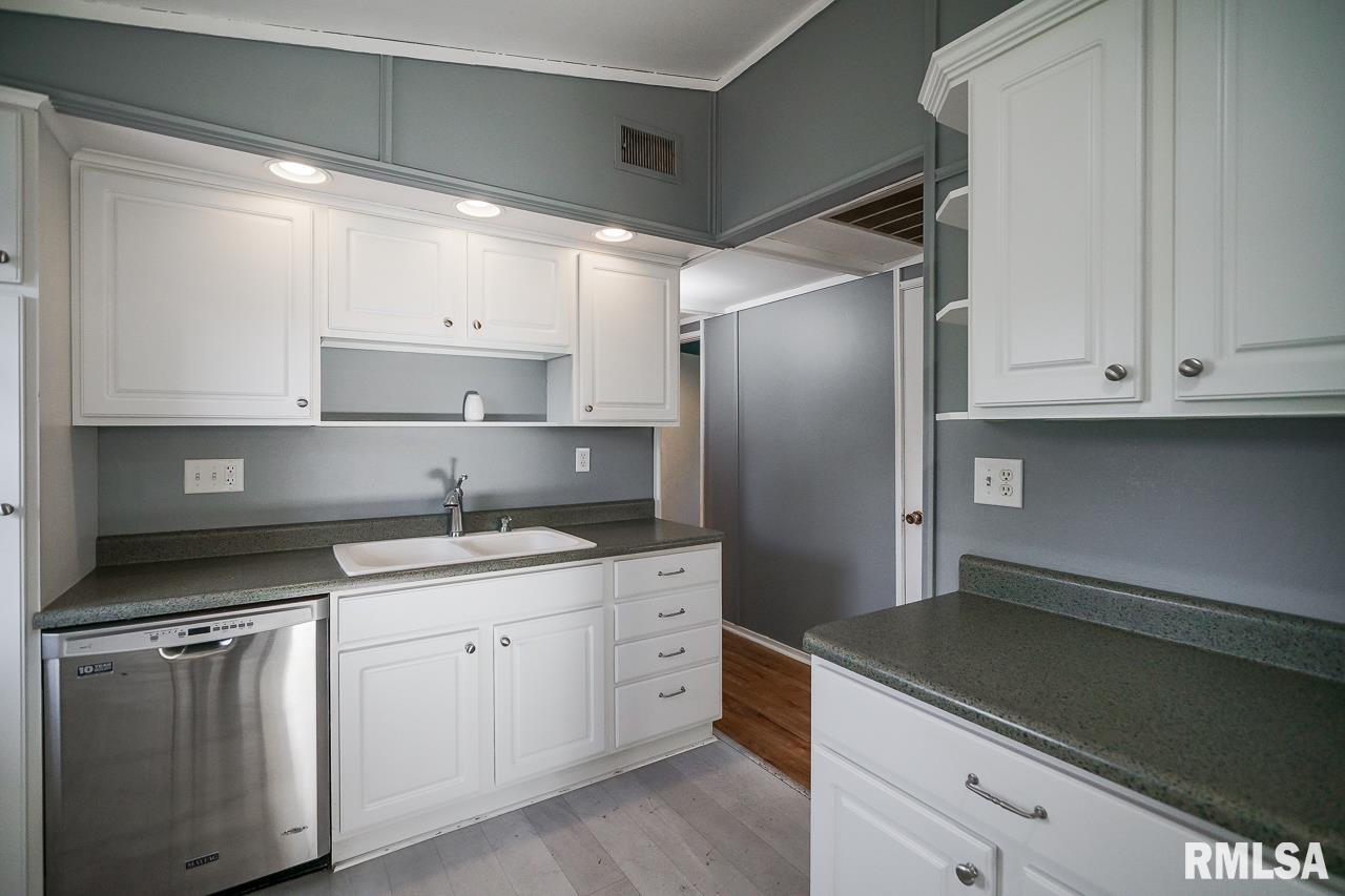 5327 West Cisna Road Peoria, IL 61607 - Photo 18 of 62 Gallery Image 18