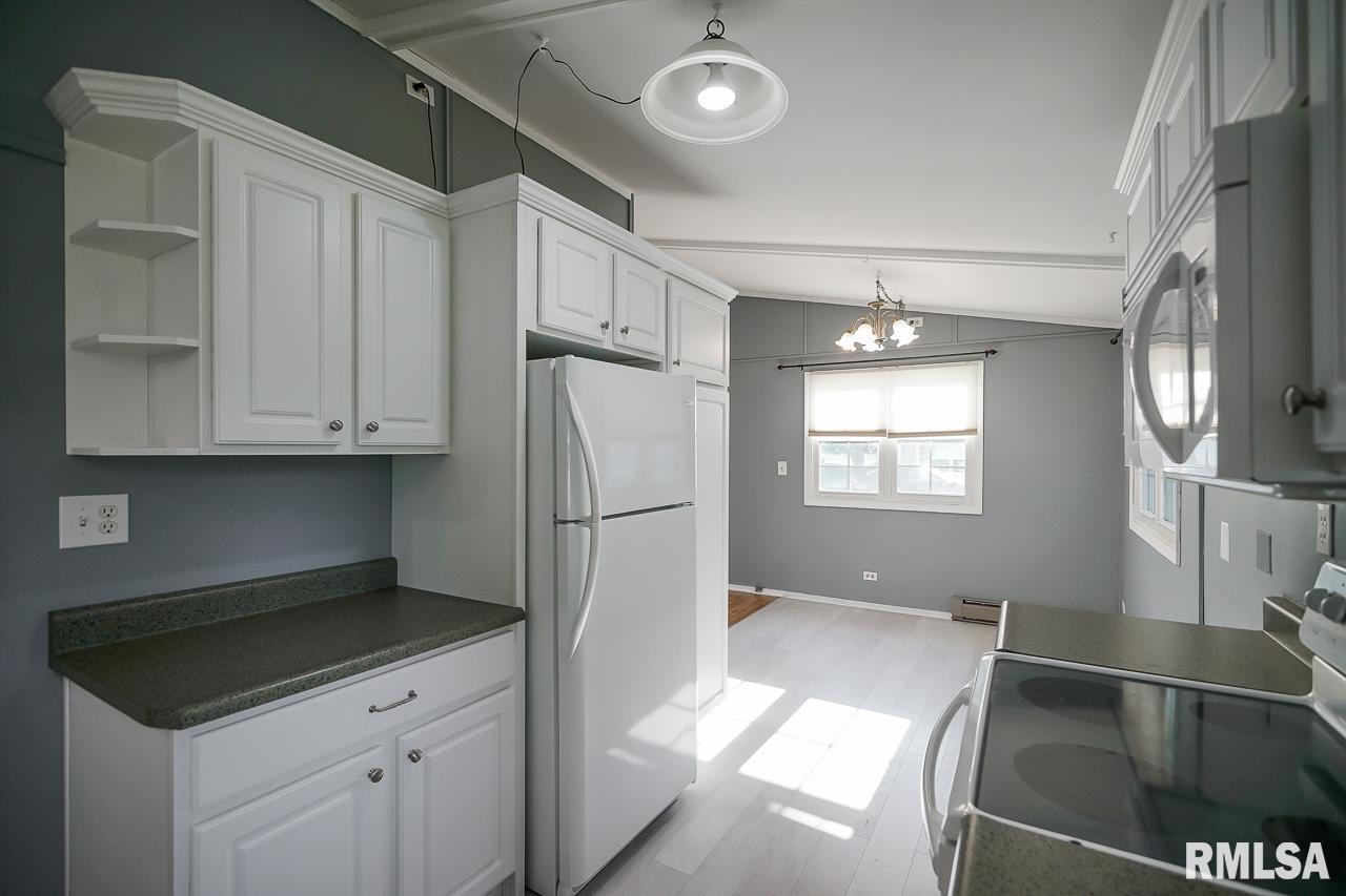 5327 West Cisna Road Peoria, IL 61607 - Photo 20 of 62 Gallery Image 20