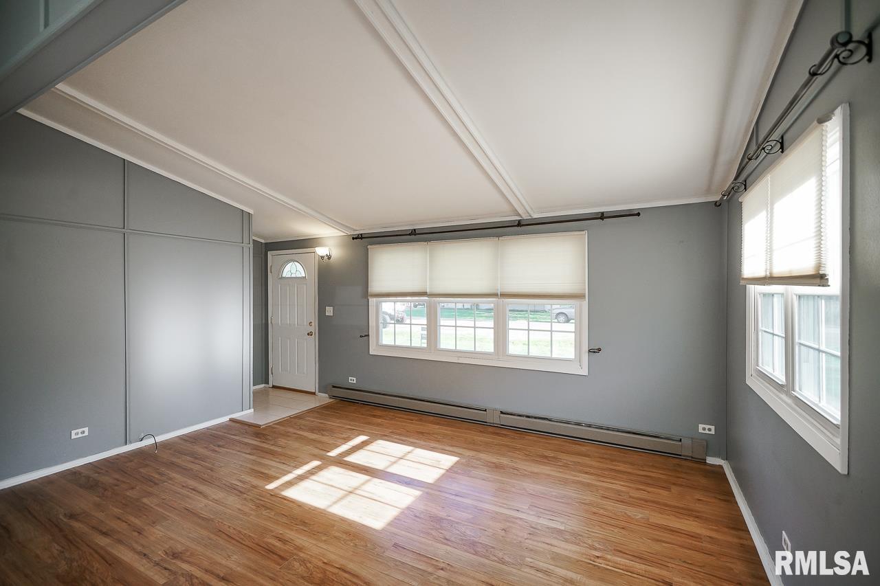 5327 West Cisna Road Peoria, IL 61607 - Photo 4 of 62 Gallery Image 4