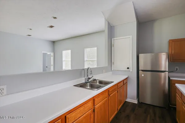 $278,000 | 2039 South Ridge Road, Byram, MS 39272