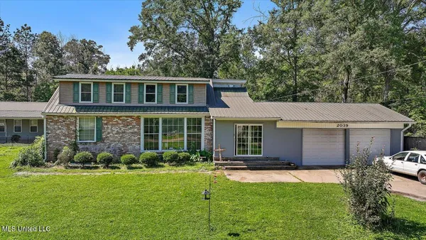 $278,000 | 2039 South Ridge Road, Byram, MS 39272