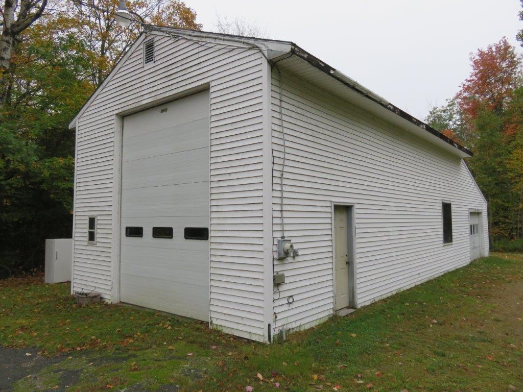14 Cedar Grove Road Dresden, ME 04342 - Photo 4 of 27 OVERSIZE GARAGE