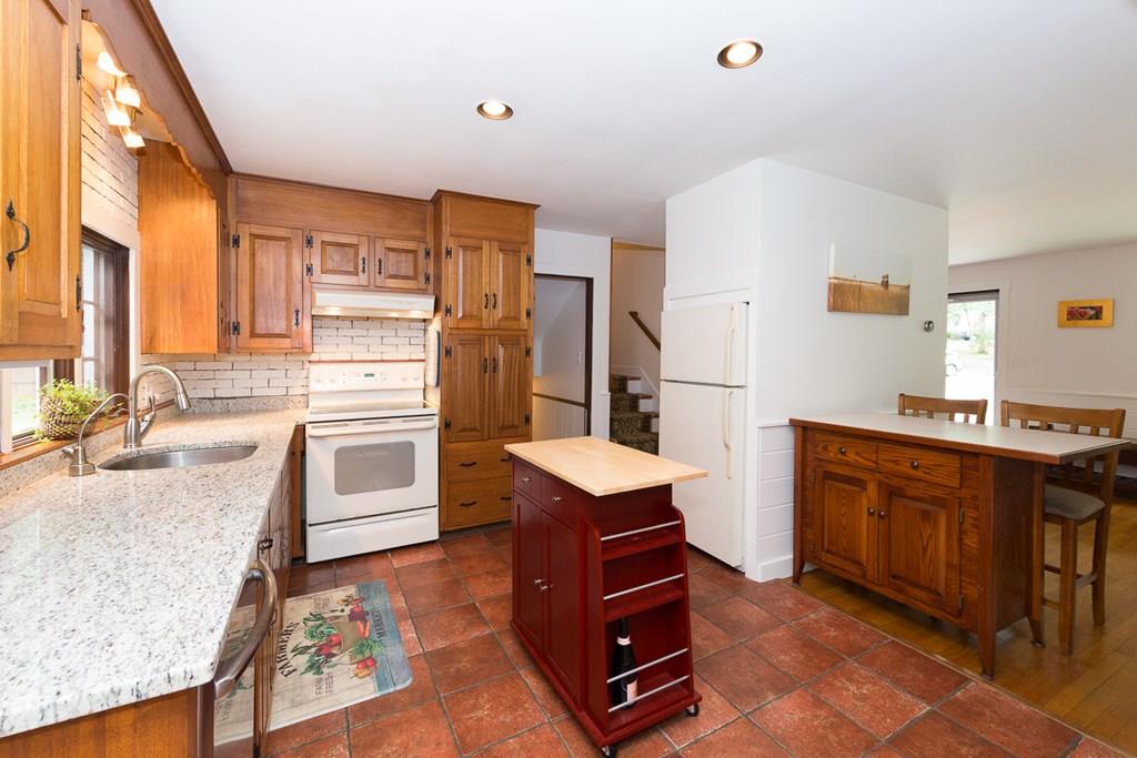 10 Colrain Road Topsfield, MA 01983 - Photo 17 of 33 Gallery Image 17
