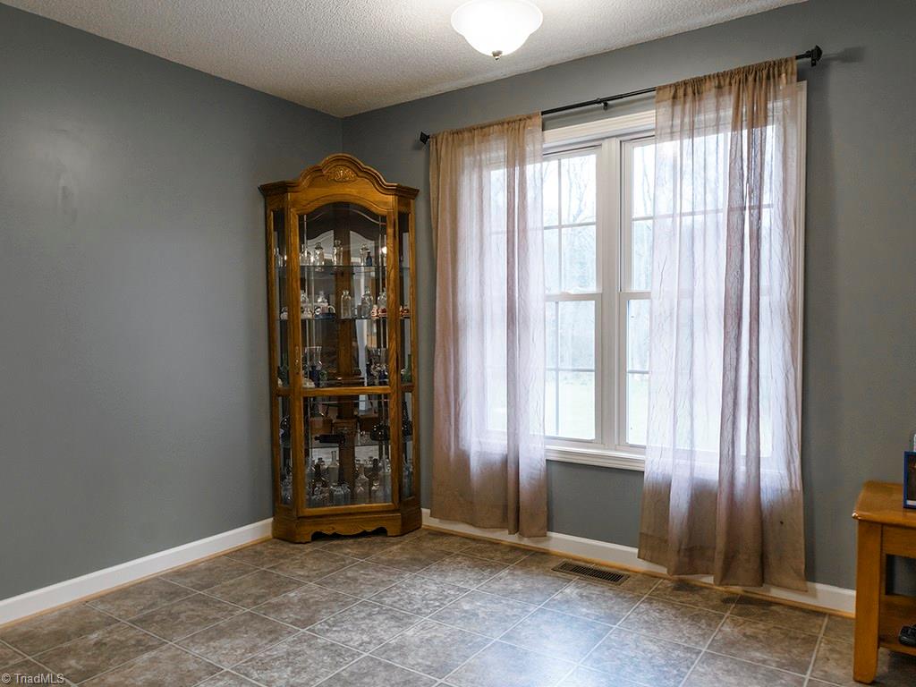 2547 Farrell Road Mebane, NC 27302 - Photo 8 of 24 Gallery Image 8