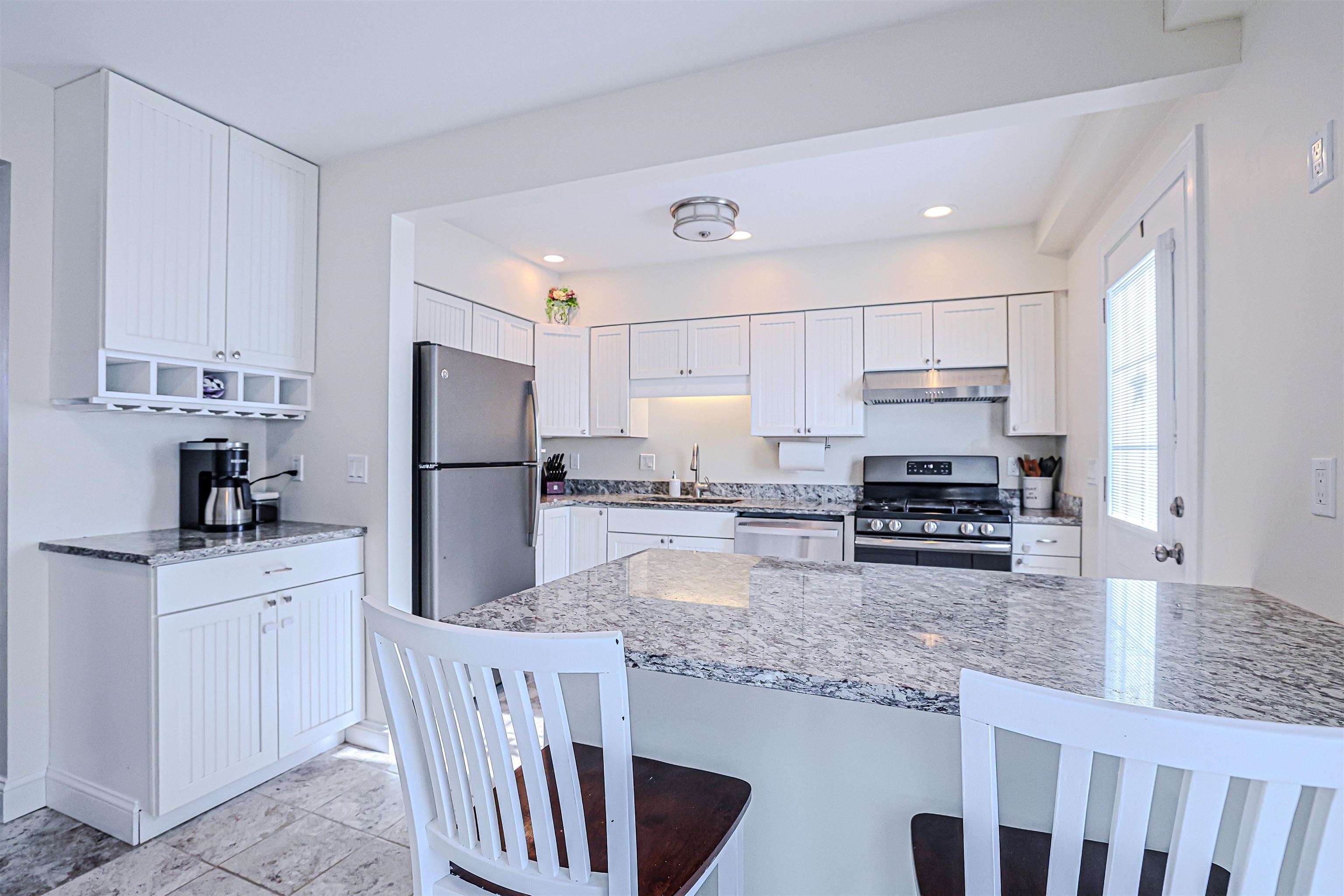 415 High Street, Unit 3 Hampton, NH 03842 - Photo 4 of 27