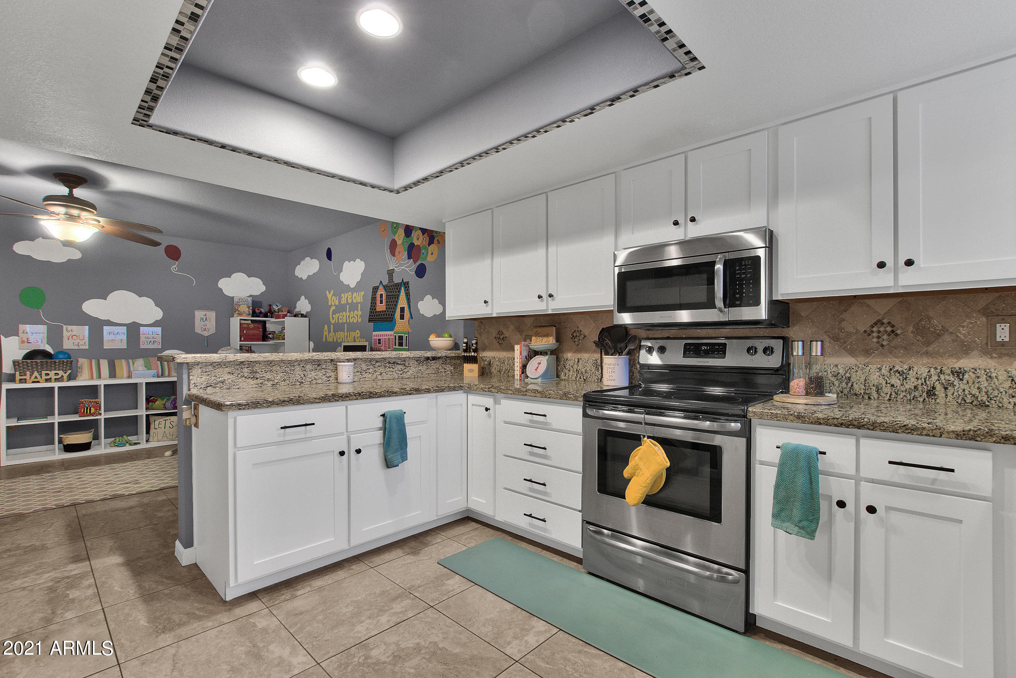 514 East Utopia Road Phoenix, AZ 85024 - Photo 16 of 47 Kitchen