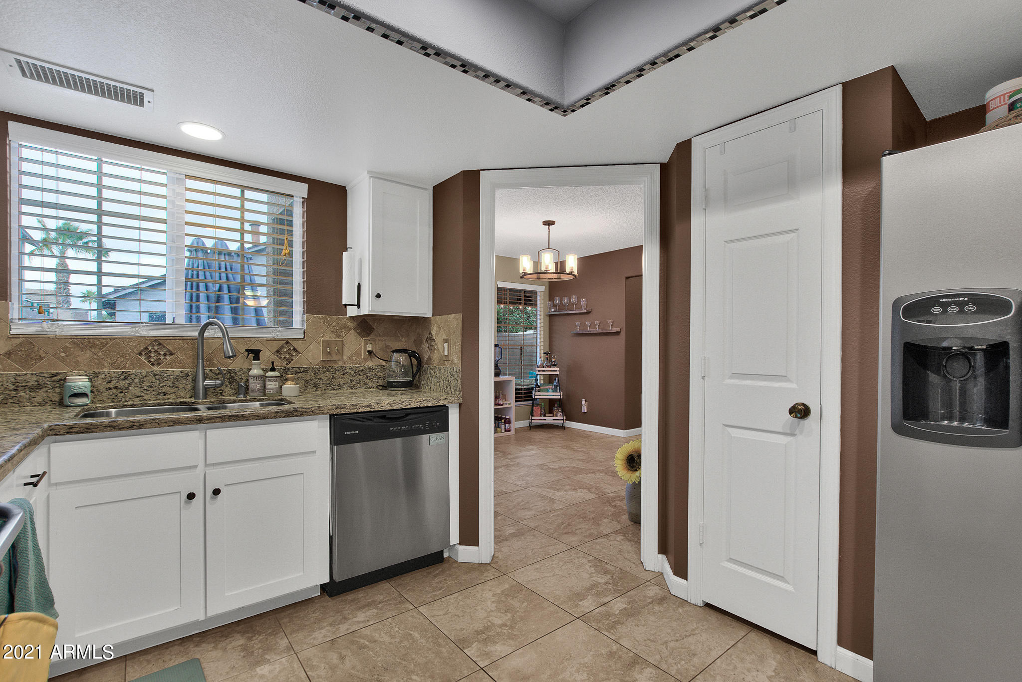 514 East Utopia Road Phoenix, AZ 85024 - Photo 18 of 47 Kitchen