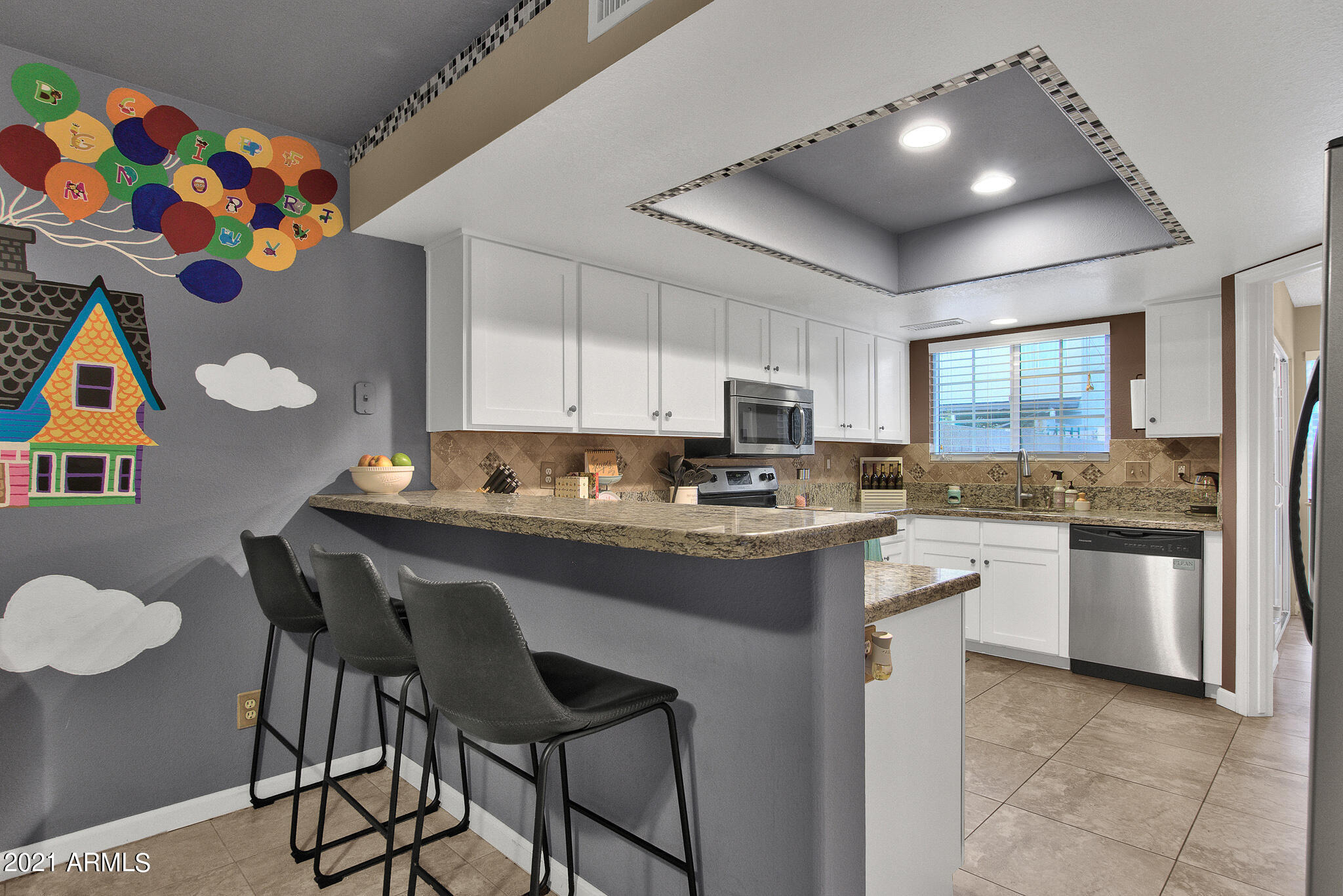 514 East Utopia Road Phoenix, AZ 85024 - Photo 20 of 47 Breakfast Bar