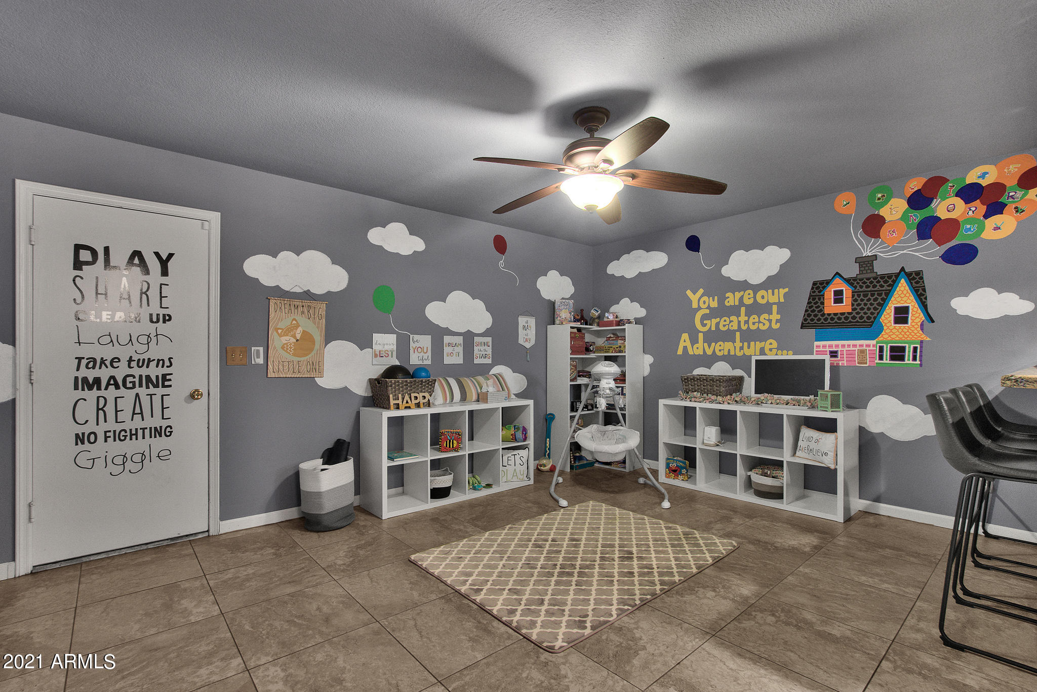 514 East Utopia Road Phoenix, AZ 85024 - Photo 23 of 47 Family room
