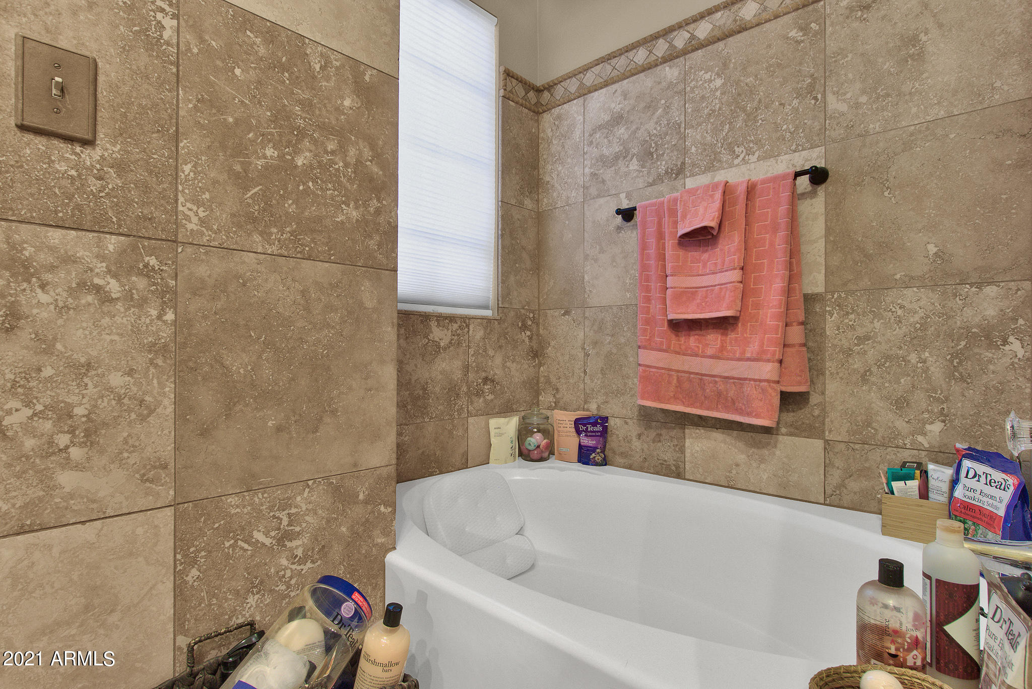 514 East Utopia Road Phoenix, AZ 85024 - Photo 34 of 47 Master Bath