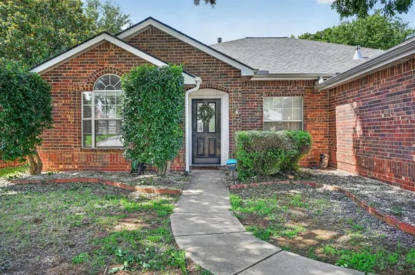 $360,000 | 3208 Cliff Oaks Drive, Corinth, TX 76210