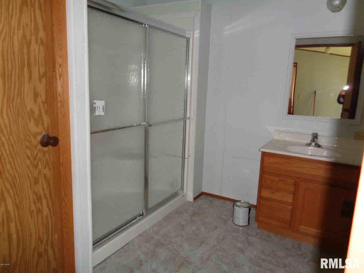 420 1055 East Raleigh, IL 62977 - Photo 21 of 36 Gallery Image 21