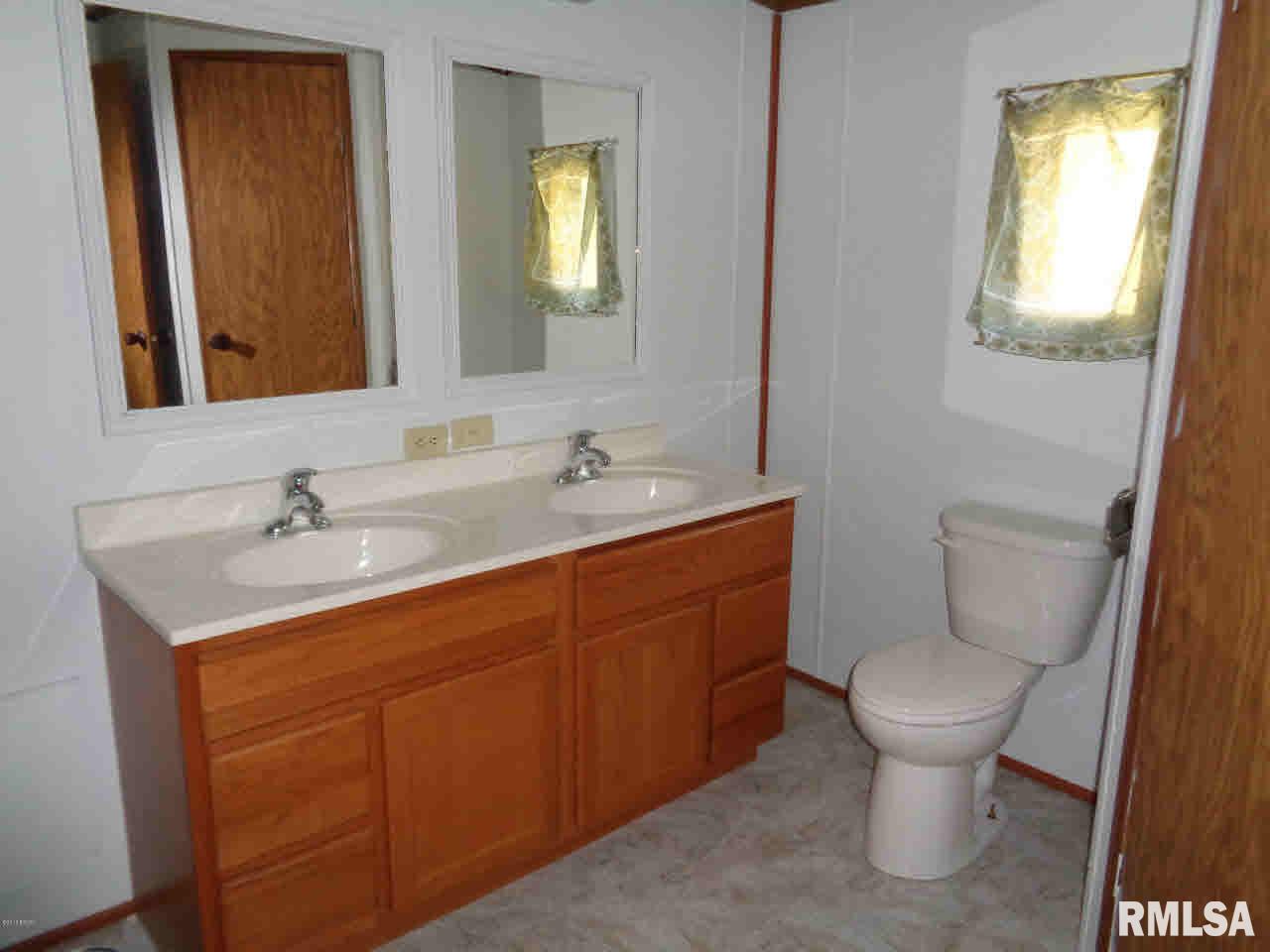 420 1055 East Raleigh, IL 62977 - Photo 22 of 36 Gallery Image 22