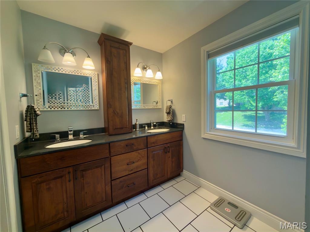 88 Heritage Road Hannibal, MO 63401 - Photo 15 of 29