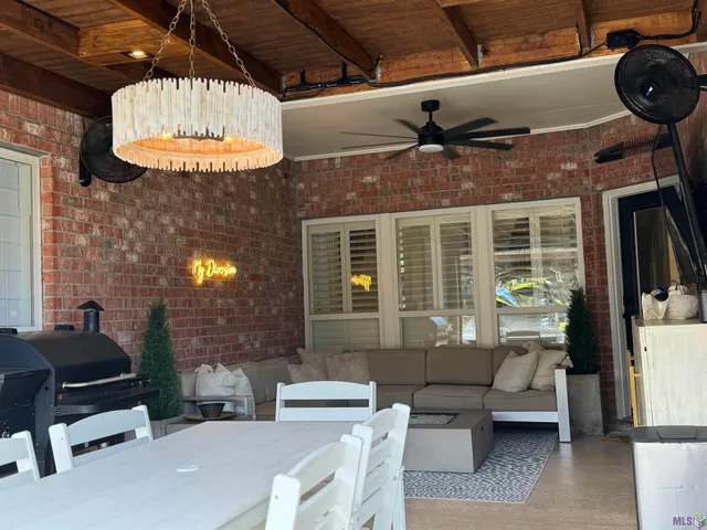 $499,900 | 21065 Waterfront E Drive, Maurepas, LA 70449