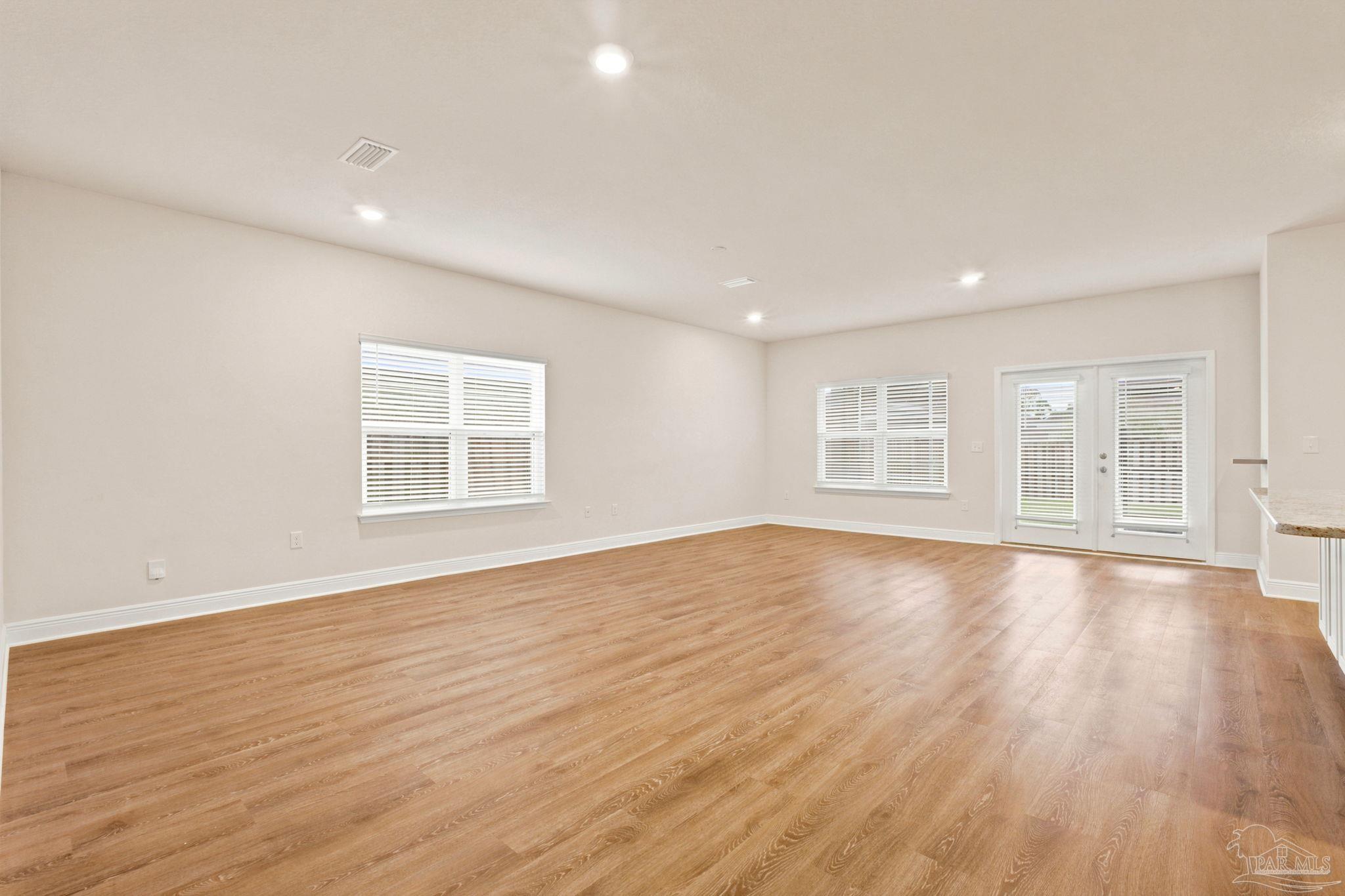7745 Burnside Loop Pensacola, FL 32526 - Photo 5 of 34