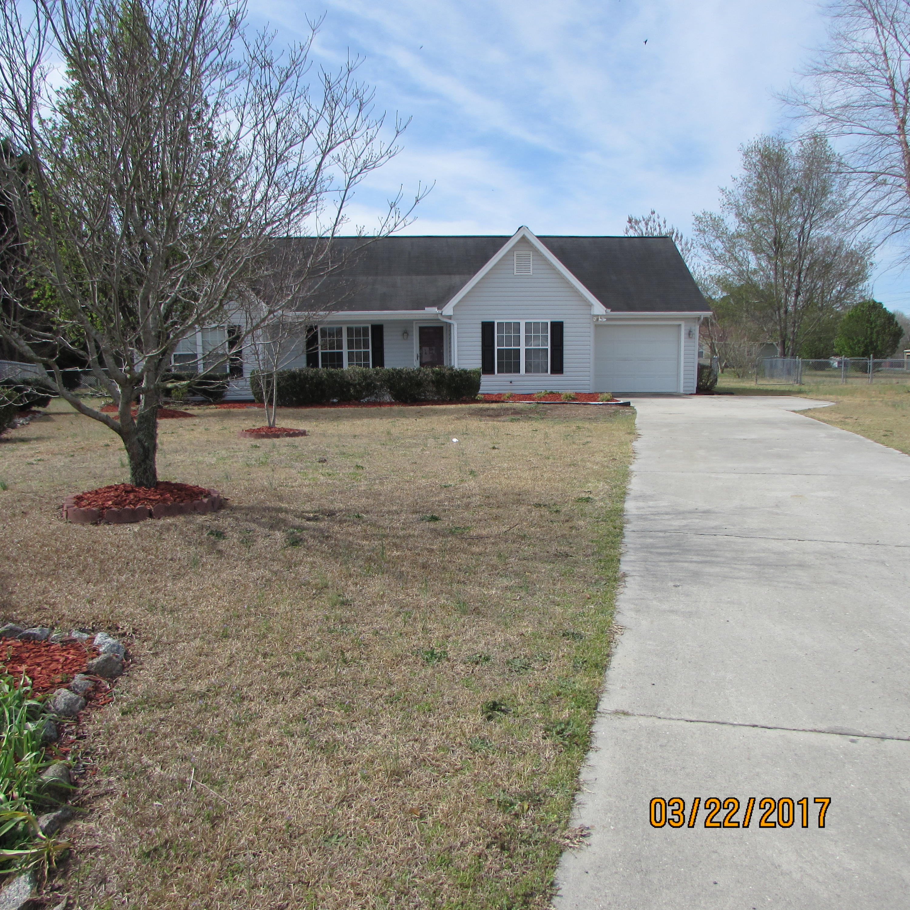 129 Crown Court Rockingham, NC 28379 - Photo 2 of 30 IMG_5092