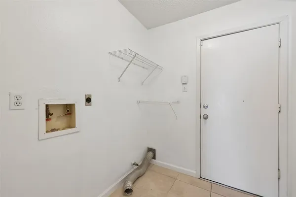 $2,150 | 2307 Brook View Lane, Sugar Land, TX 77479