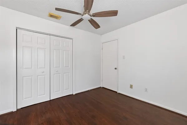 $2,150 | 2307 Brook View Lane, Sugar Land, TX 77479