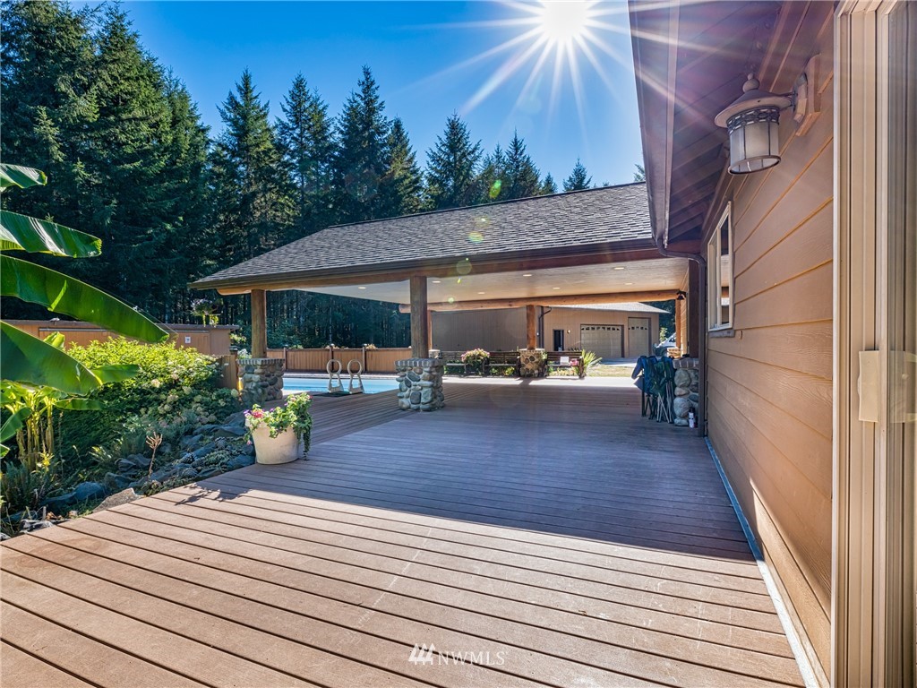 249 Coma Road Winlock, WA 98596 - Photo 24 of 38 a view of a terrace with sitting area